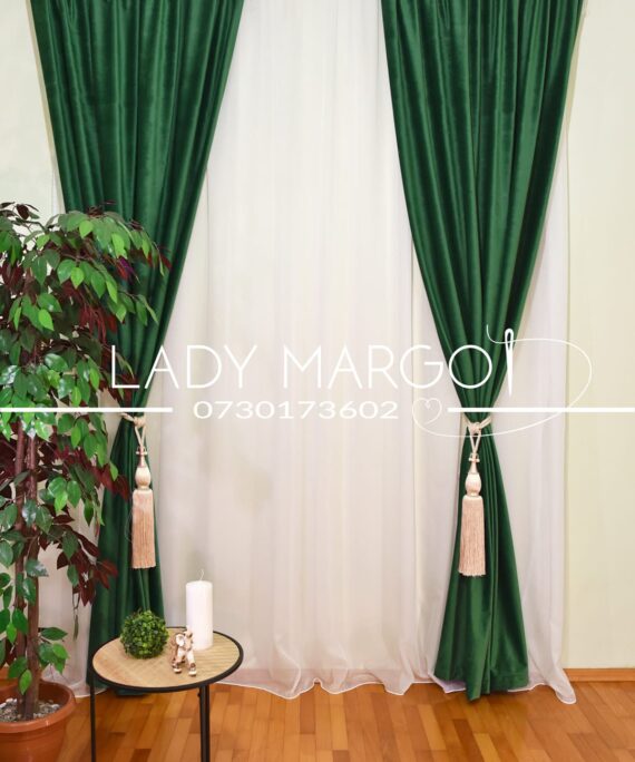 draperii catifea verde smarald