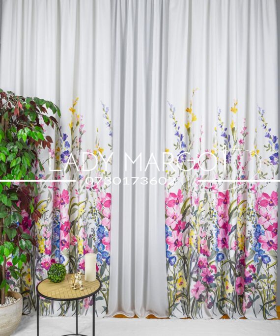 draperie blackout cu flori de camp roz albastru