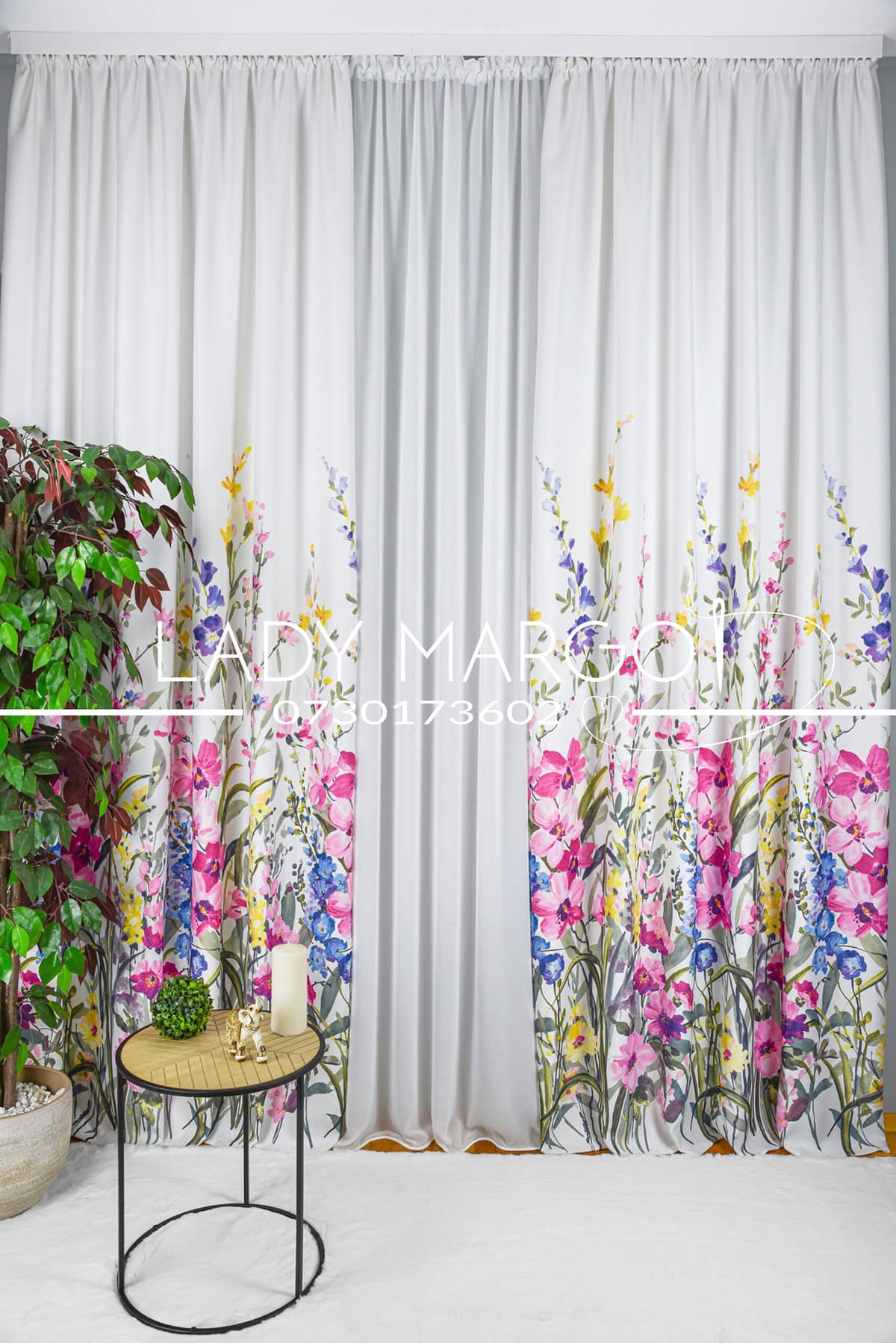 draperie blackout cu flori de camp roz albastru